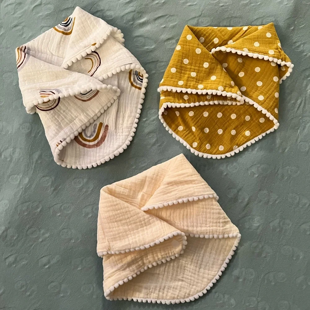 Pompom bibs 2 in 1 bib and face cloth